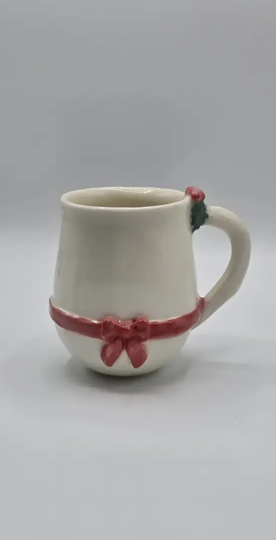 Mug au ruban rouge
